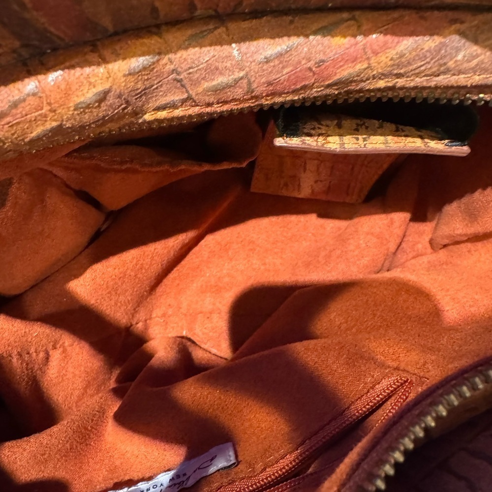 Debbie Brooks Elegant Crocodile-Embossed Orange Handbag with Magnafab included - Picture 14 of 17